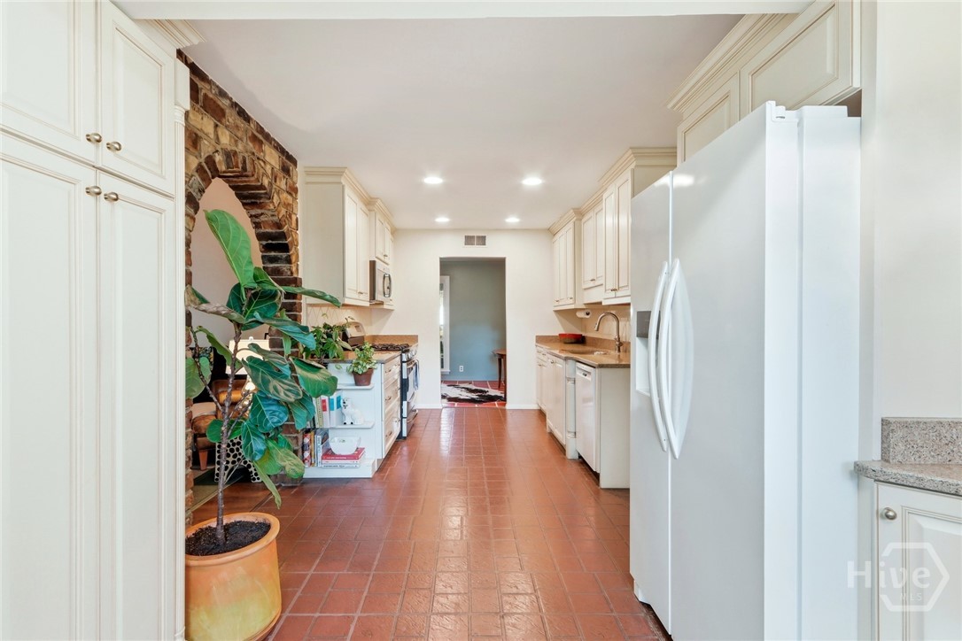 13104 Largo Drive Property Photo 20