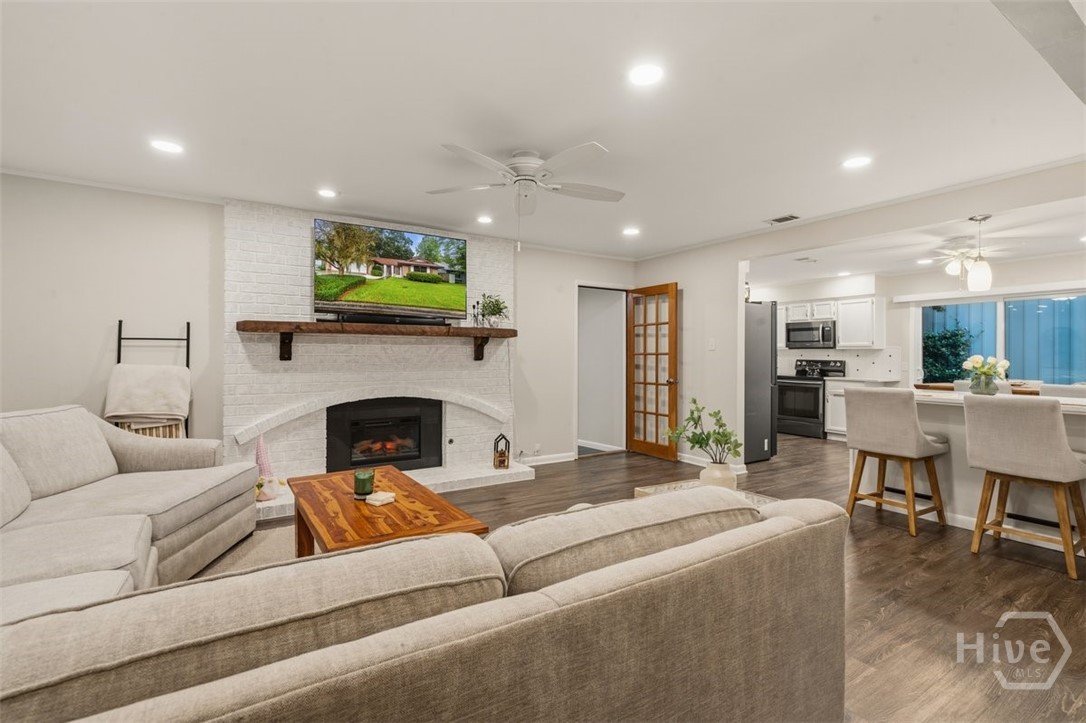4 Saint Moritz Court Property Photo 4
