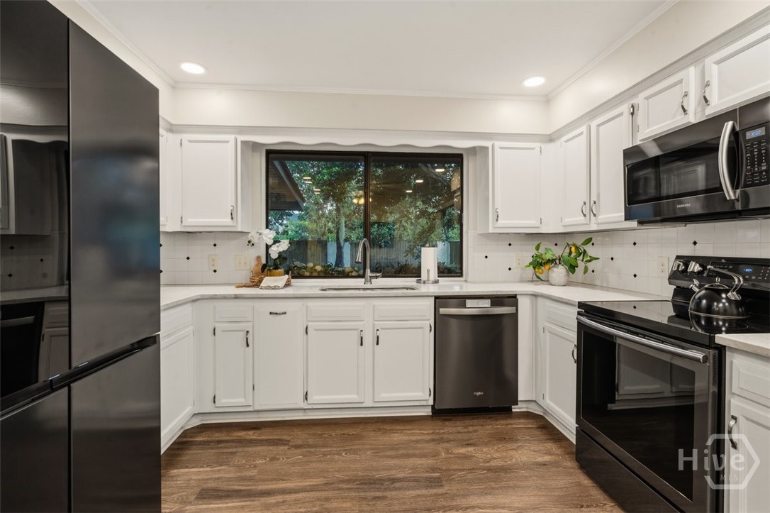 4 Saint Moritz Court Property Photo 8