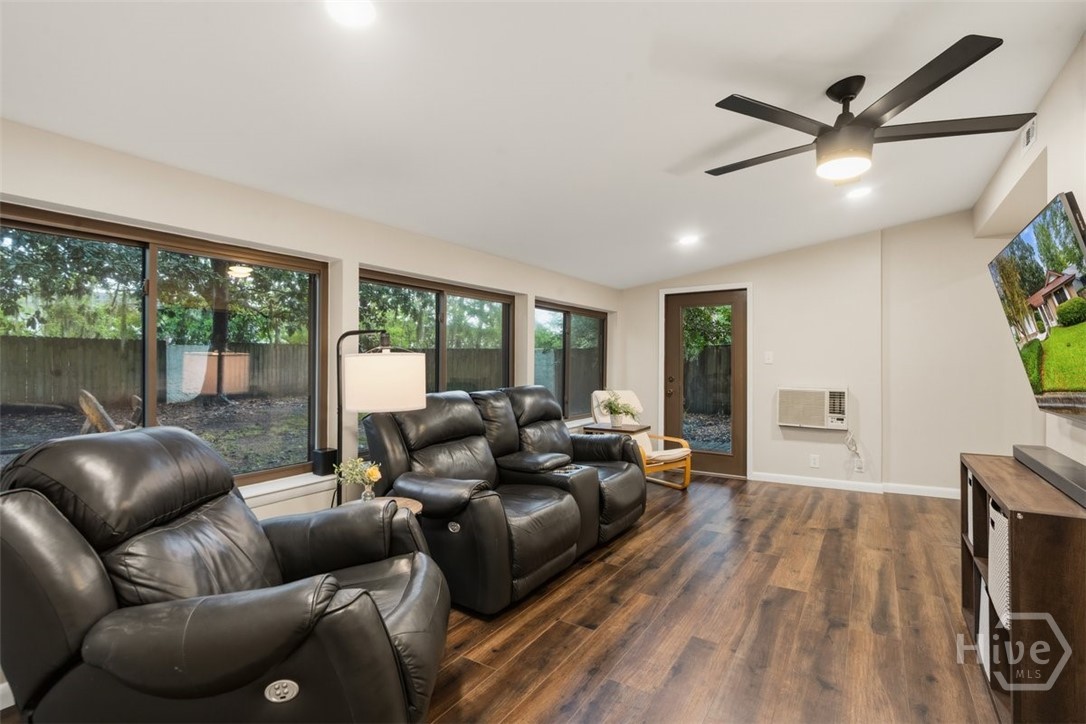 4 Saint Moritz Court Property Photo 20