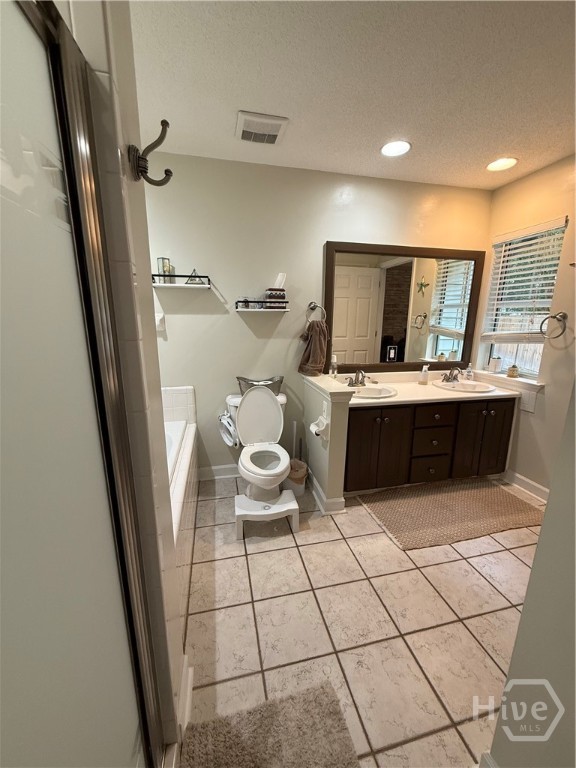 144 Arlington Court Property Photo 18