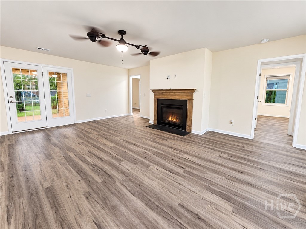 6 Easy Street Property Photo 4