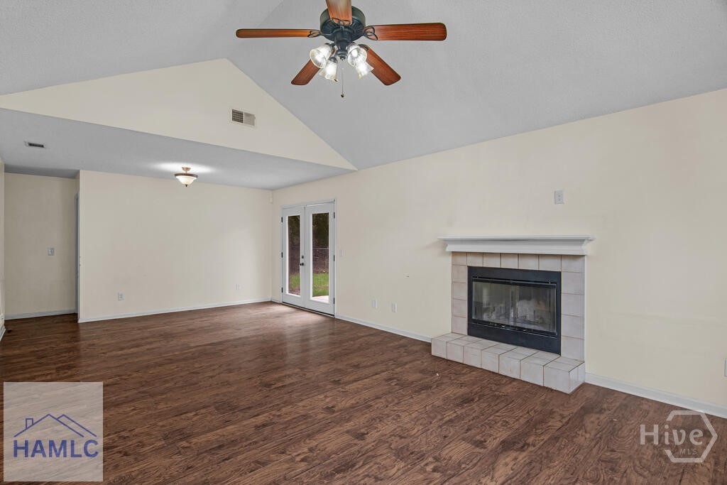 706 Timber Ridge Trail Property Photo 3