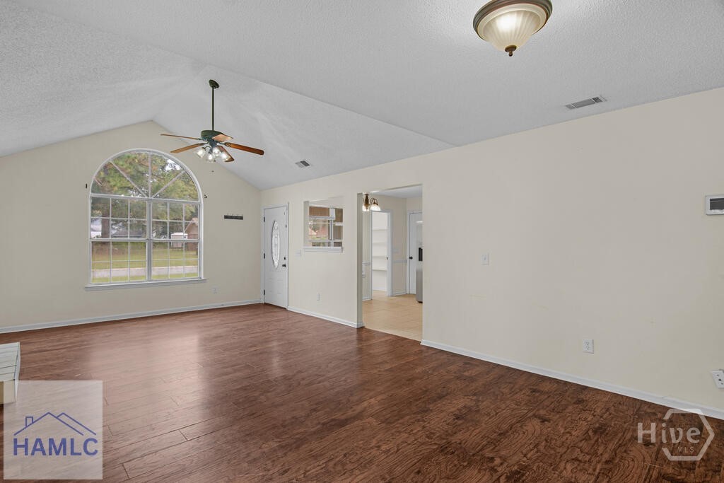 706 Timber Ridge Trail Property Photo 4