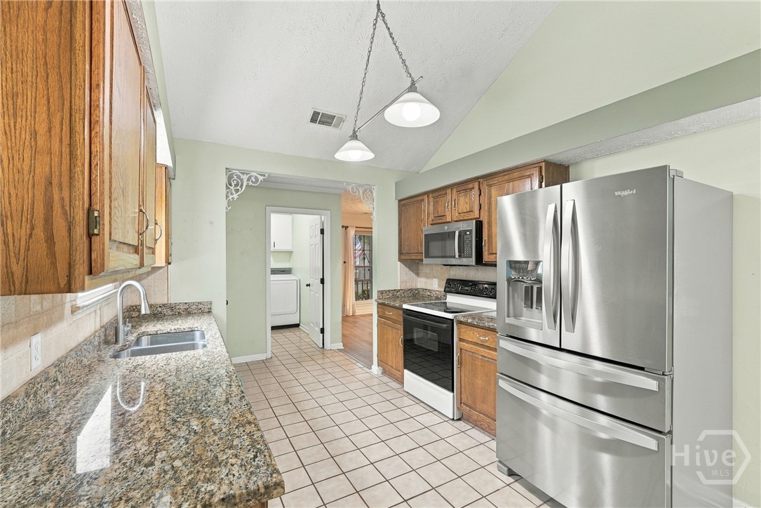 228 Davis Road Property Photo 11