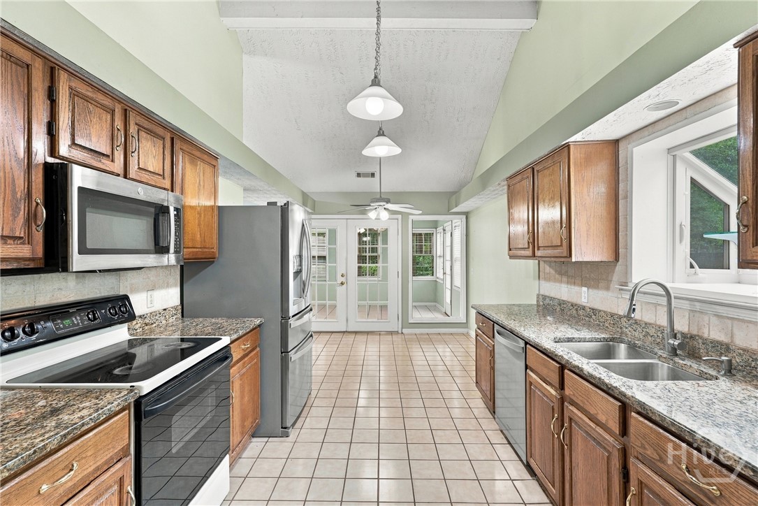 228 Davis Road Property Photo 12