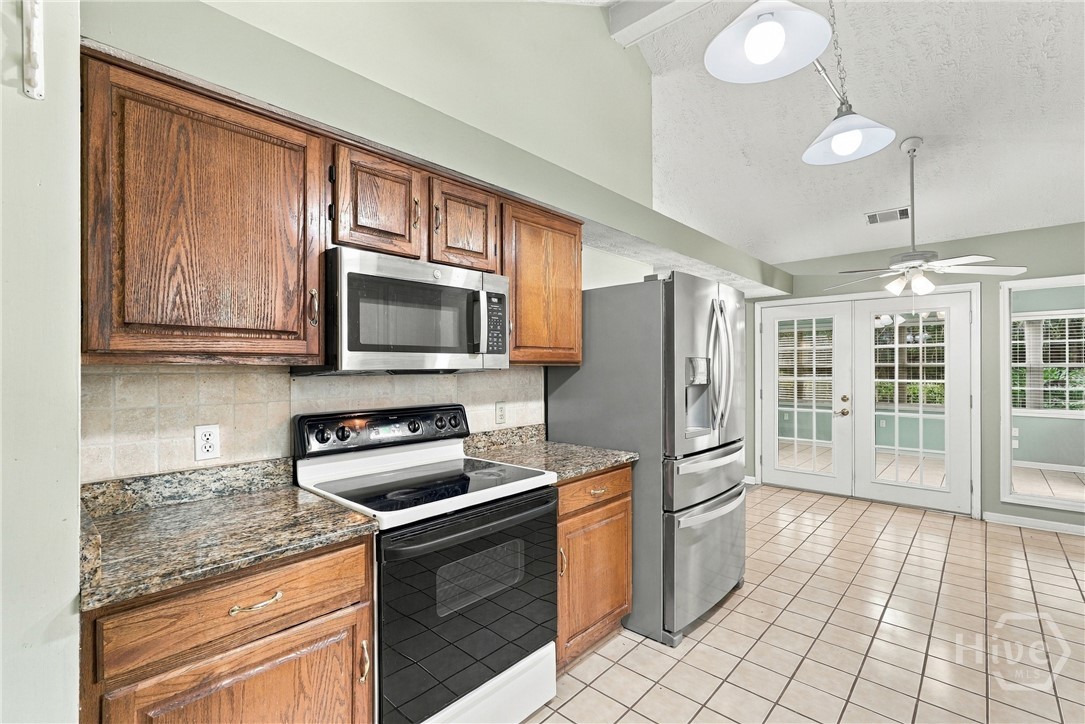 228 Davis Road Property Photo 13