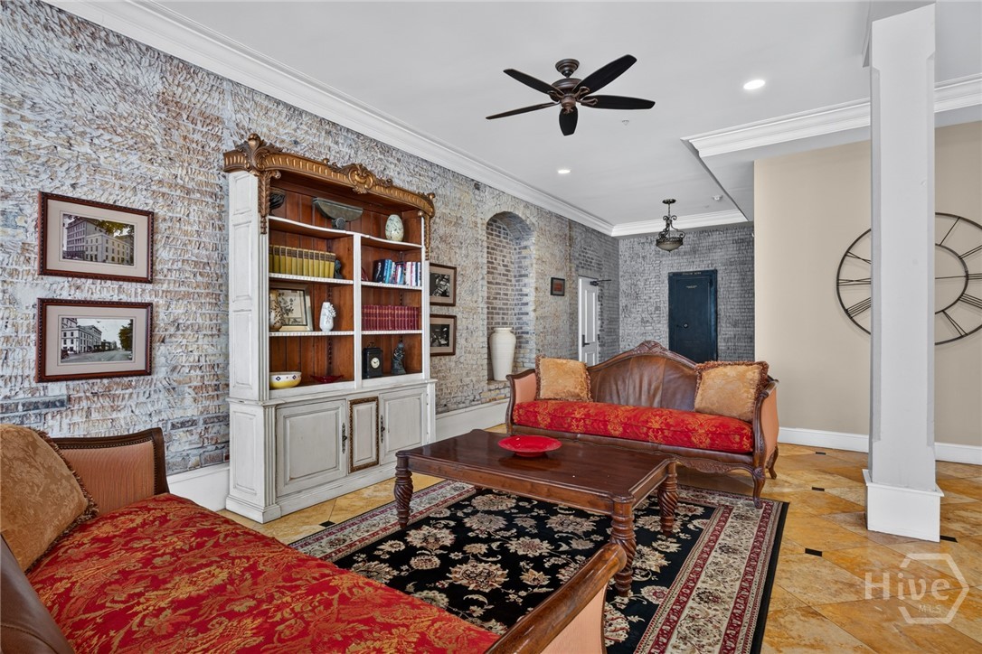 5 Whitaker Street 401 Property Photo 7