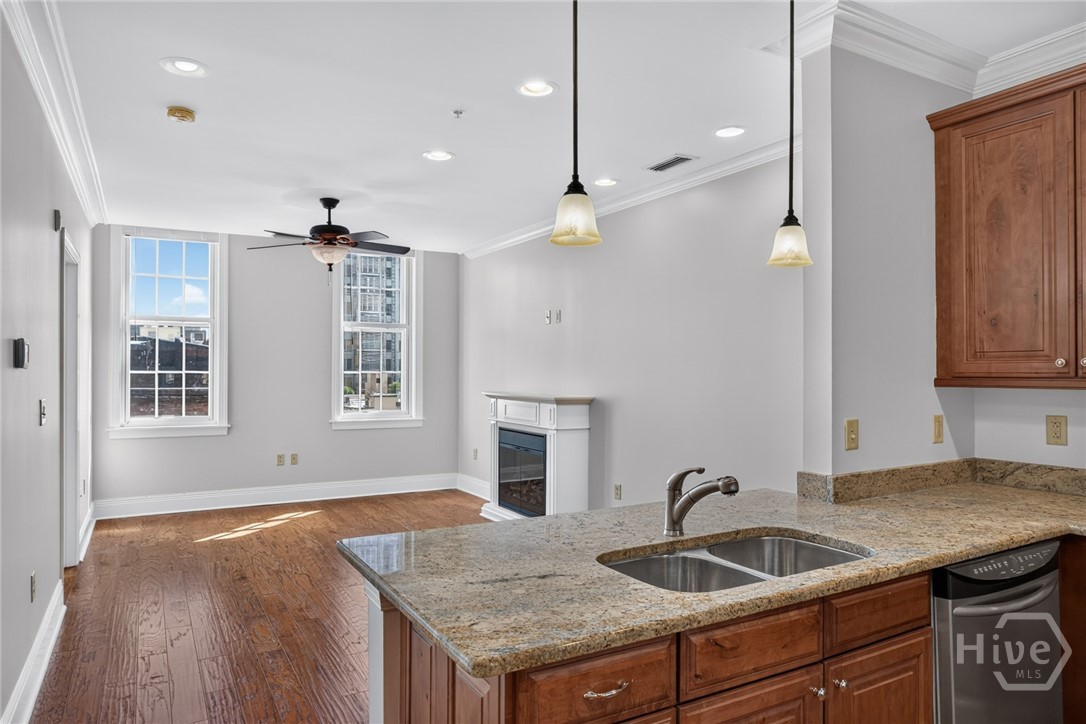 5 Whitaker Street 401 Property Photo 13