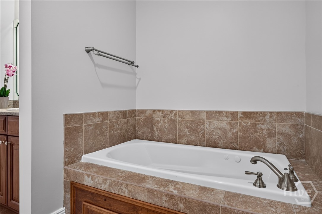 5 Whitaker Street 401 Property Photo 33