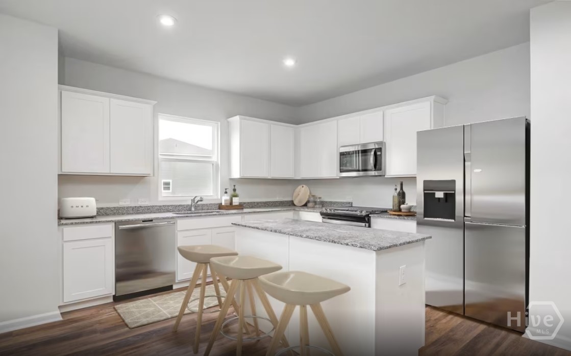 140 Elwood Road Property Photo 3