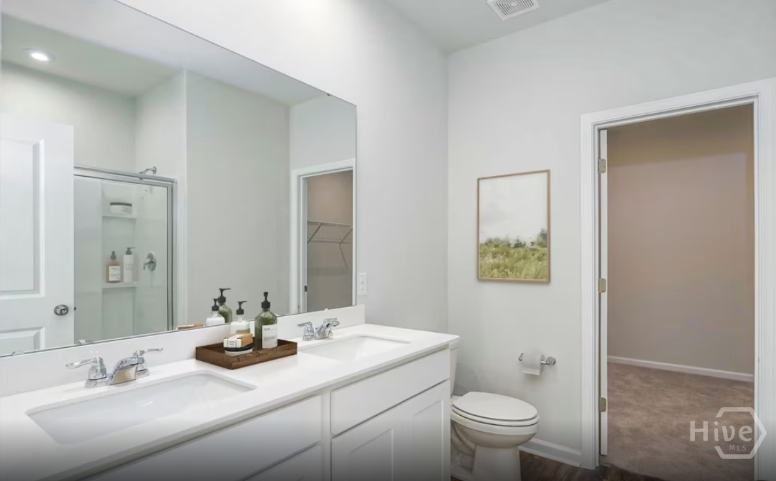 140 Elwood Road Property Photo 6