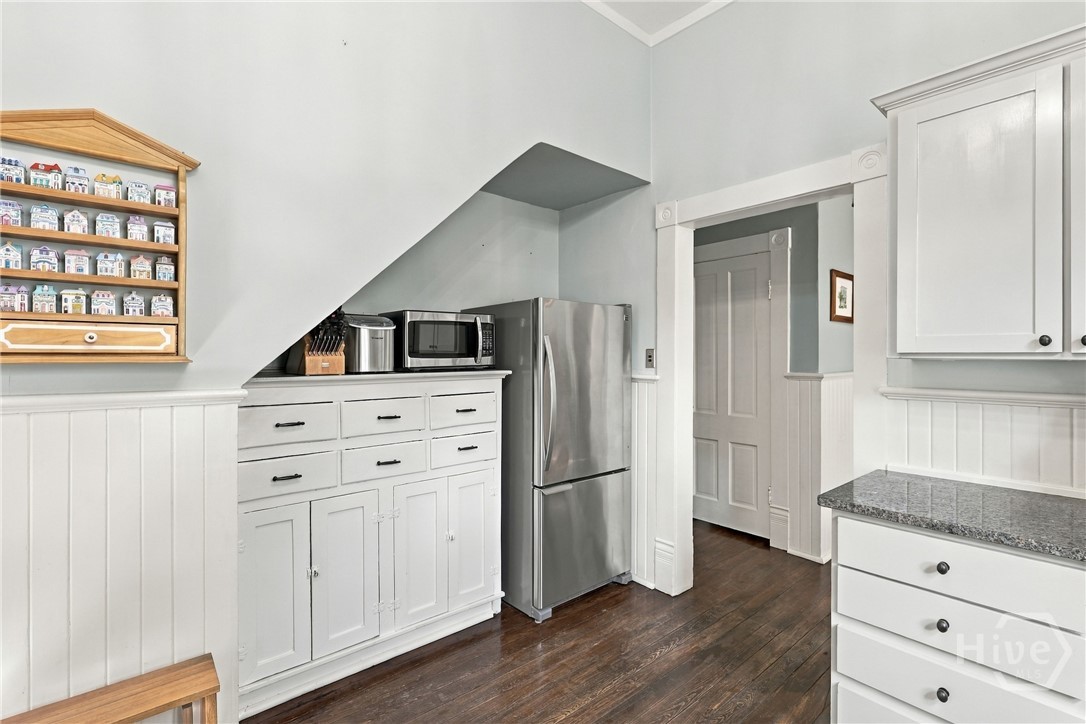 115 E 36th Street Property Photo 17