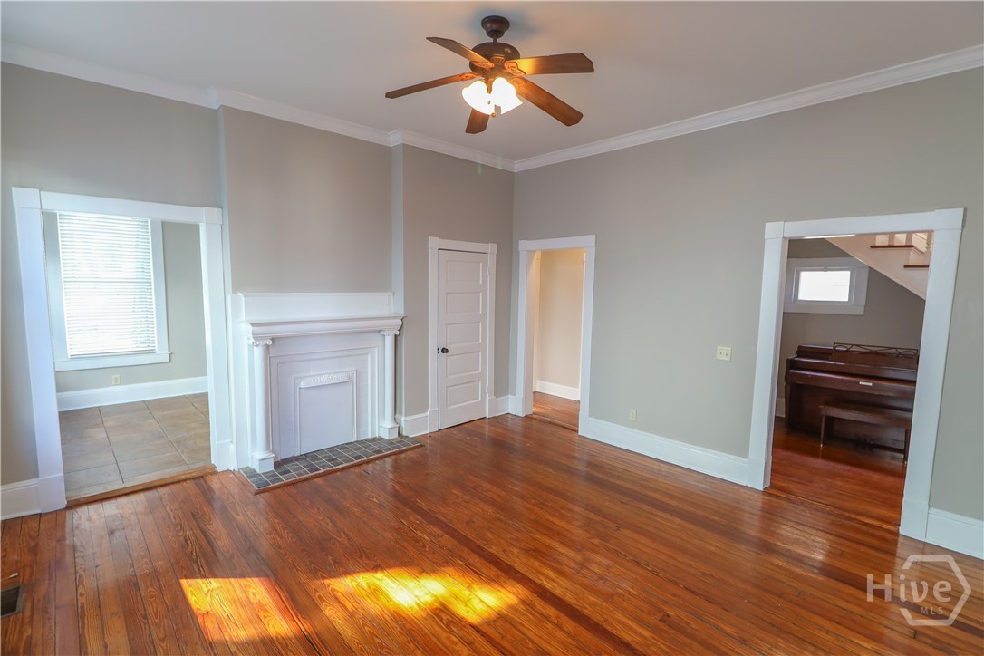 313 W 33rd Street Property Photo 7