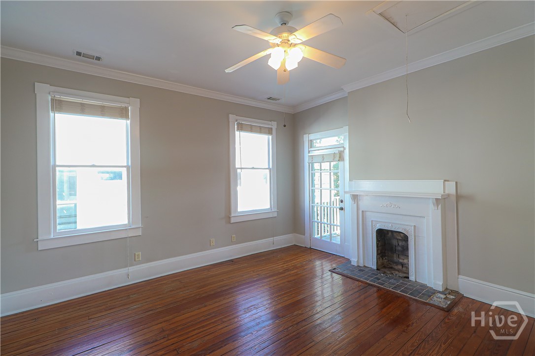 313 W 33rd Street Property Photo 16