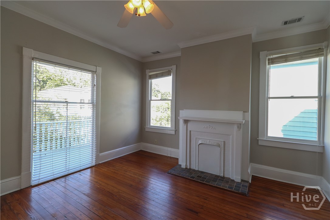 313 W 33rd Street Property Photo 17