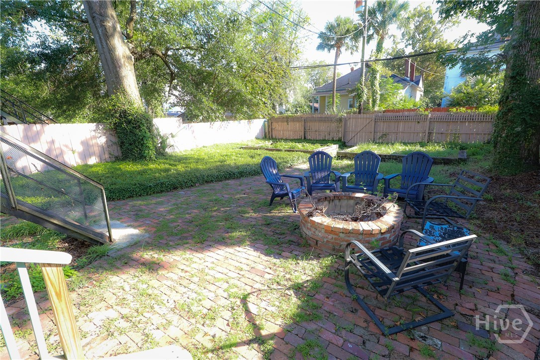 313 W 33rd Street Property Photo 22