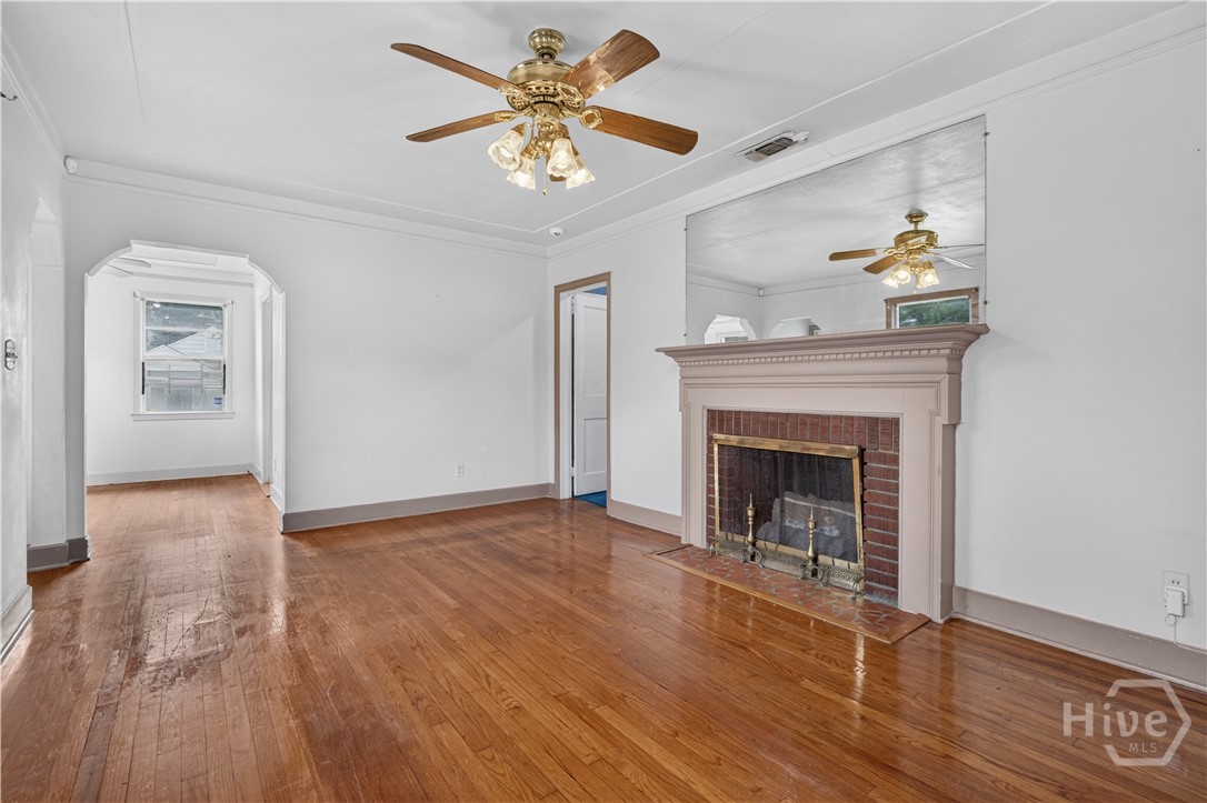 2321 E 38th Street Property Photo 5
