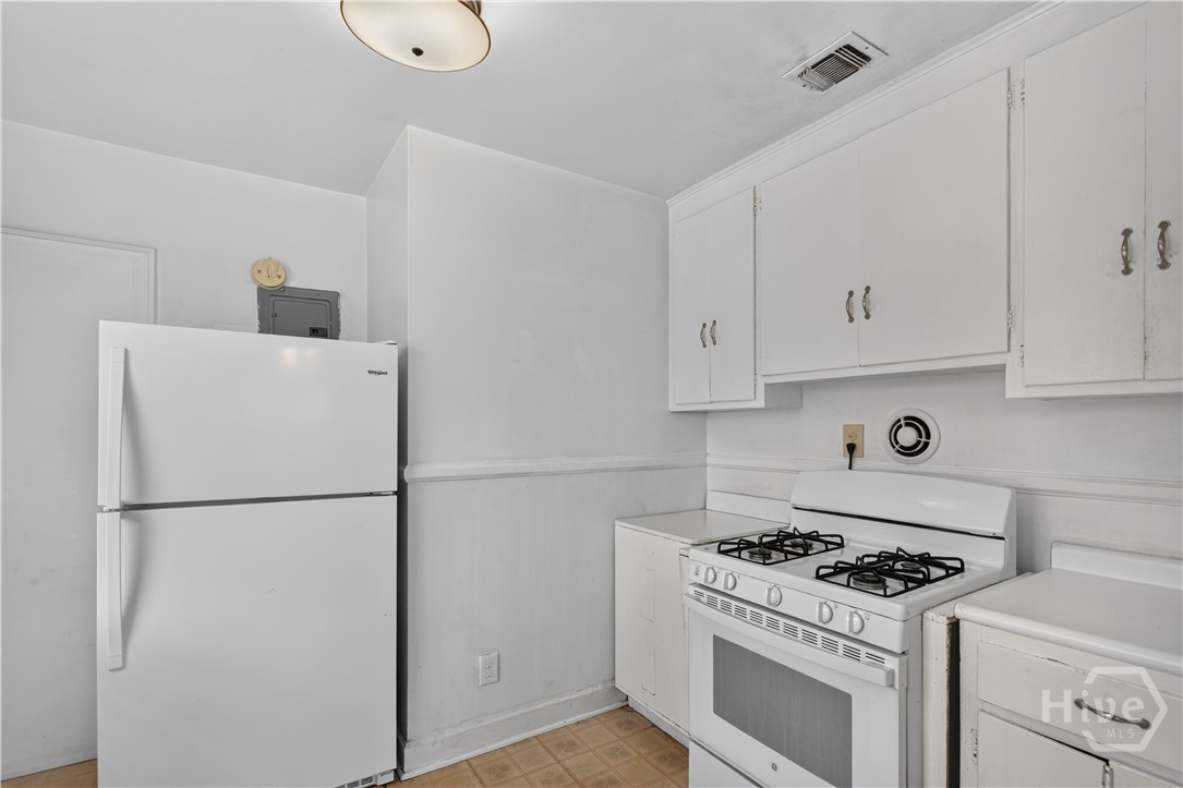 2321 E 38th Street Property Photo 13