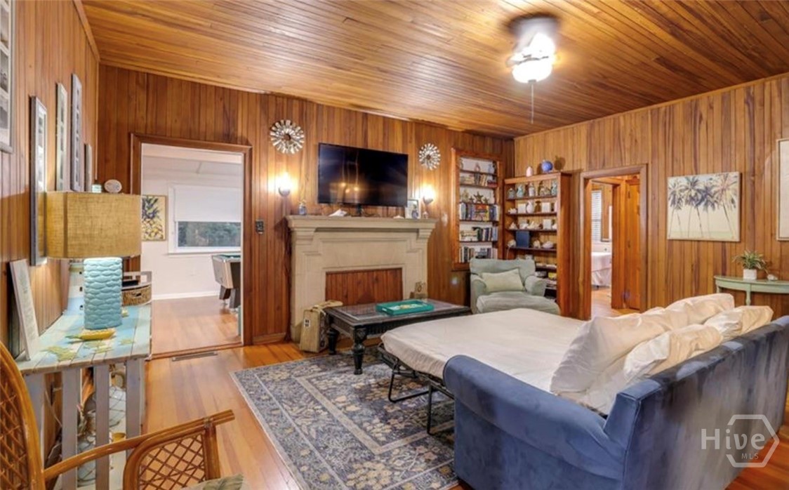 15 15th Street Property Photo 4