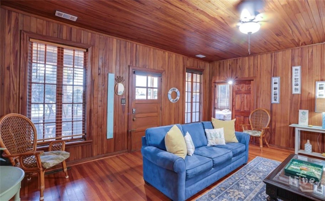 15 15th Street Property Photo 5
