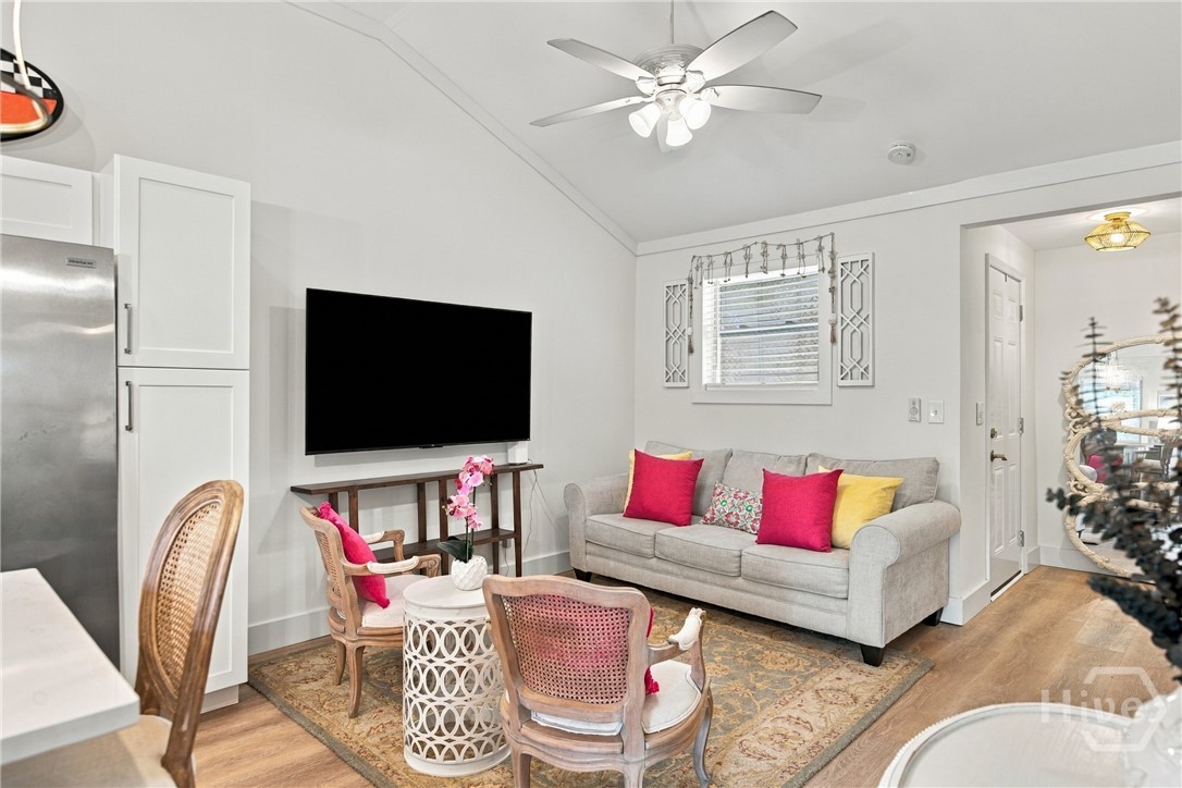 1213 5th Avenue Property Photo 5