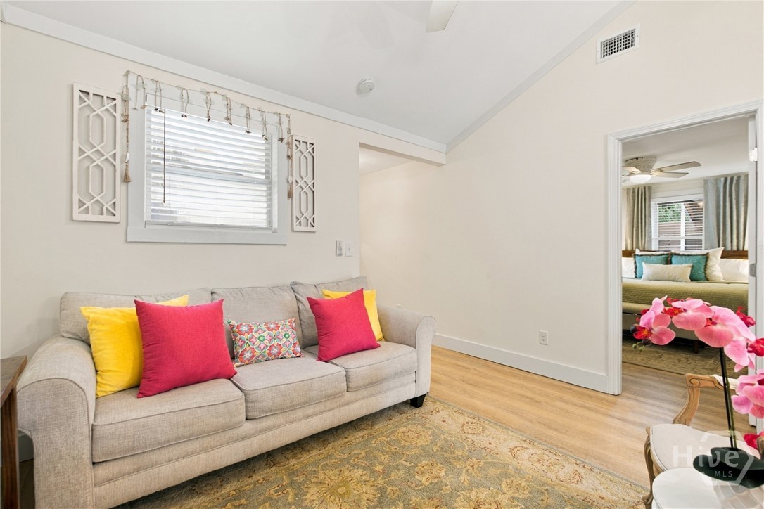 1213 5th Avenue Property Photo 7