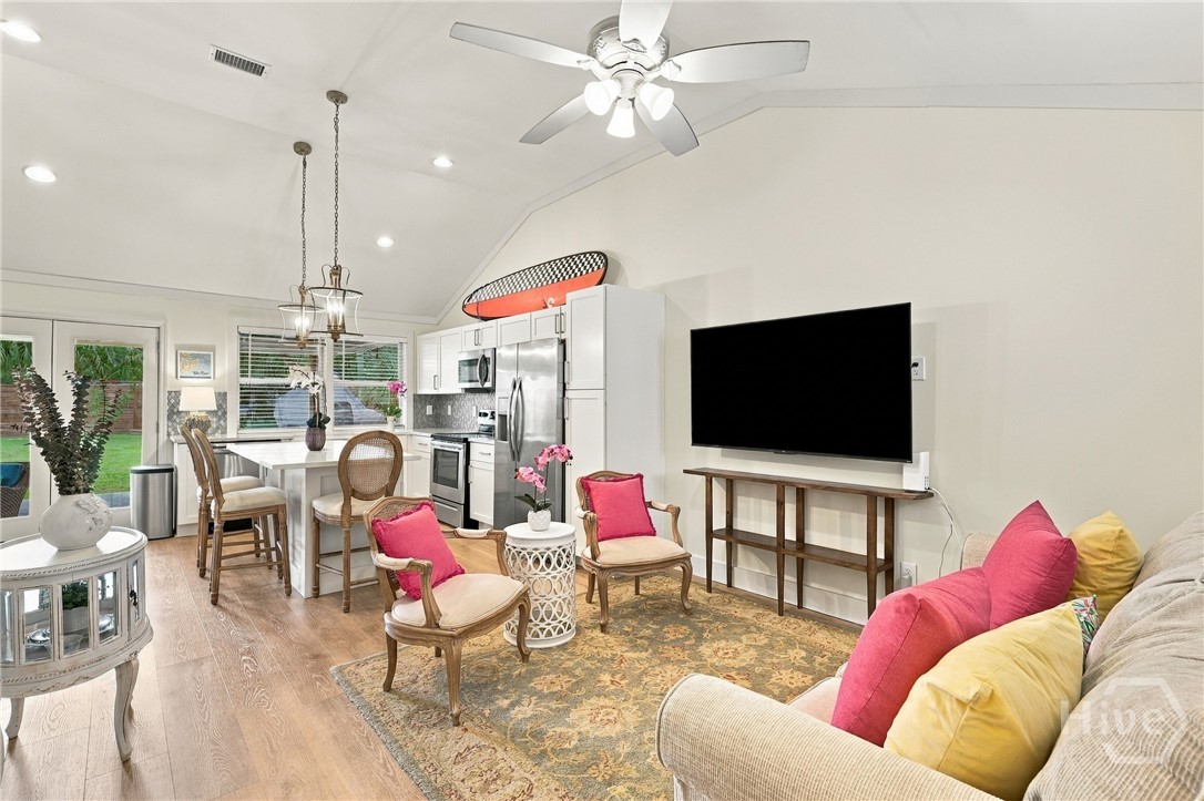 1213 5th Avenue Property Photo 8
