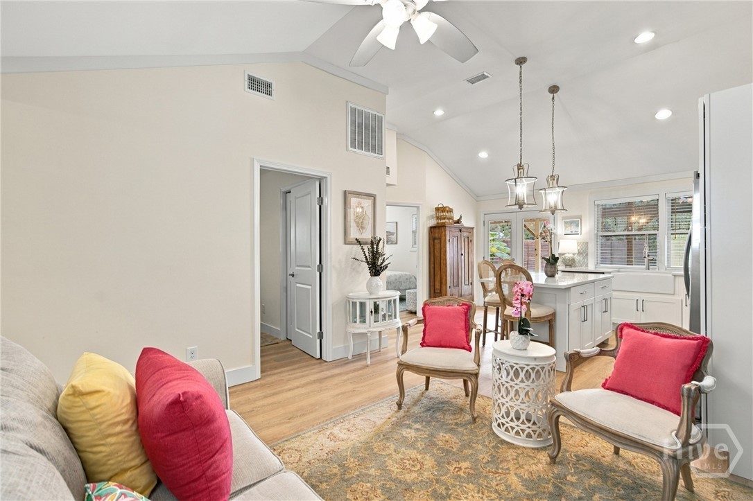 1213 5th Avenue Property Photo 9