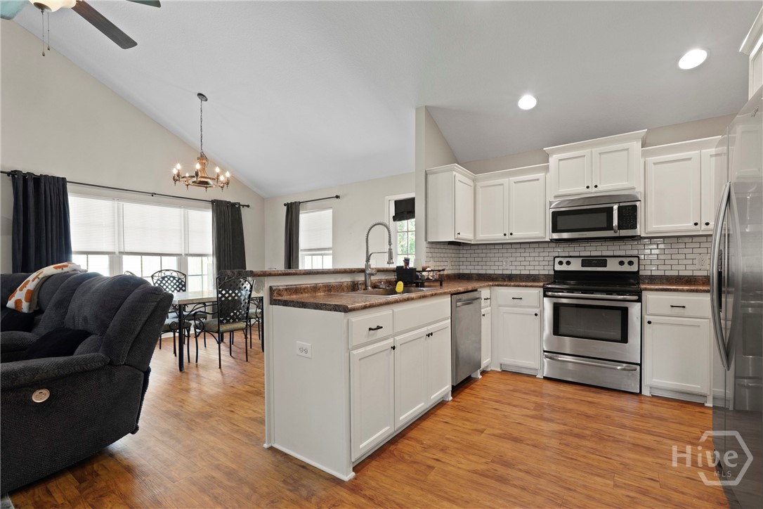 306 Madison Oaks Drive Property Photo 10