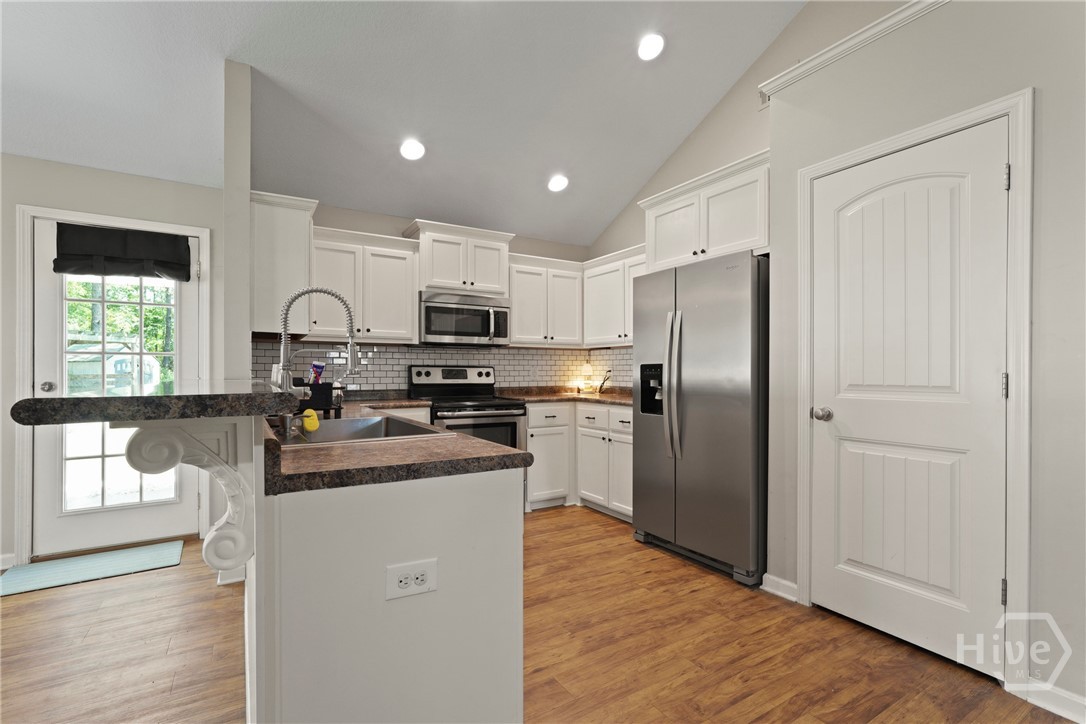 306 Madison Oaks Drive Property Photo 11