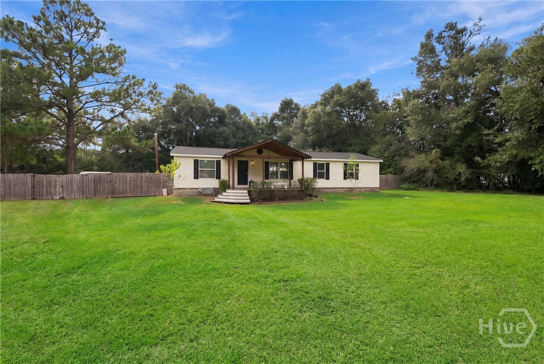 415 Shellie Helmey Road Property Photo 3