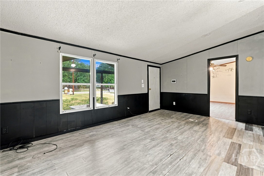 415 Shellie Helmey Road Property Photo 8