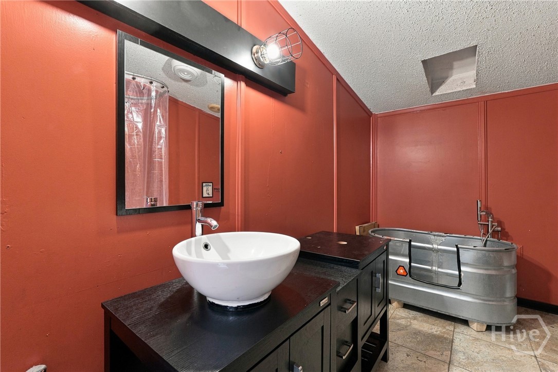 415 Shellie Helmey Road Property Photo 24