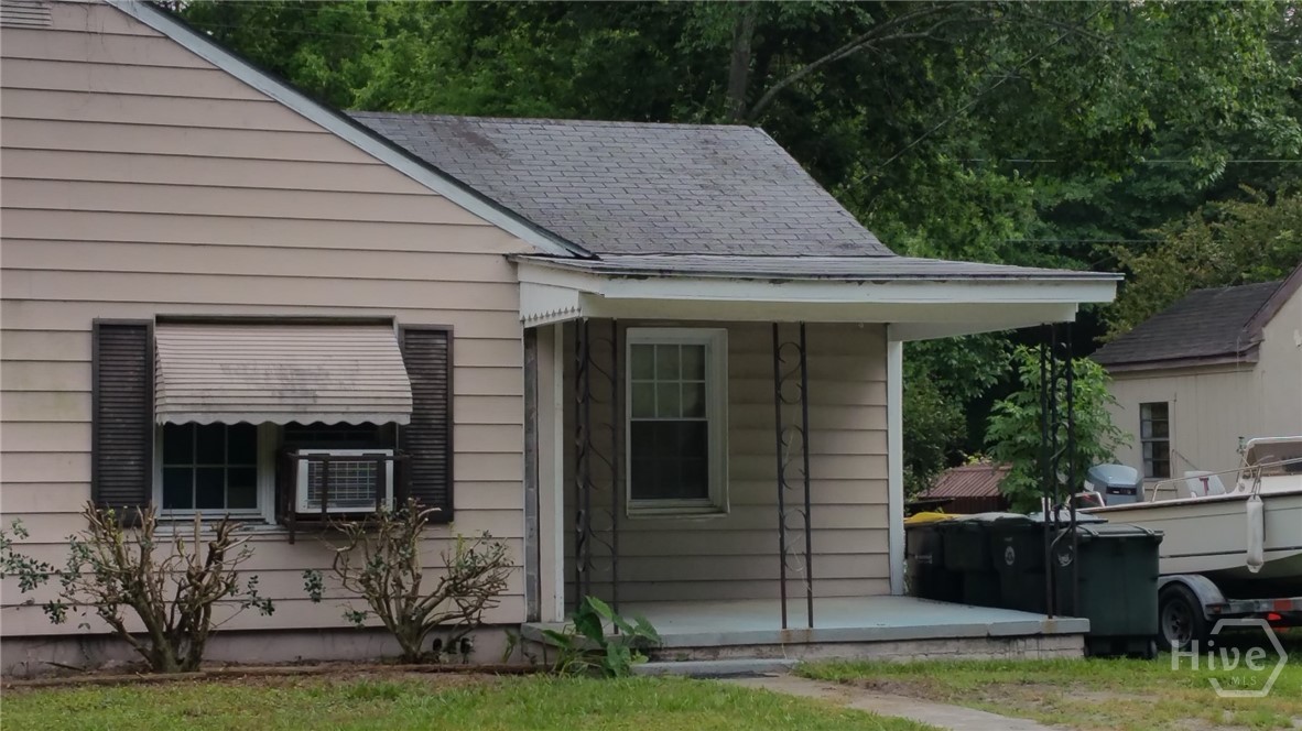 1824 E 39th Street Property Photo 1