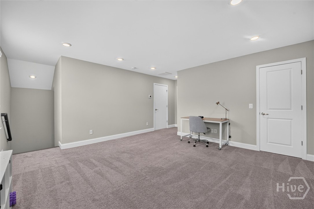 106 Champlain Drive Property Photo 28
