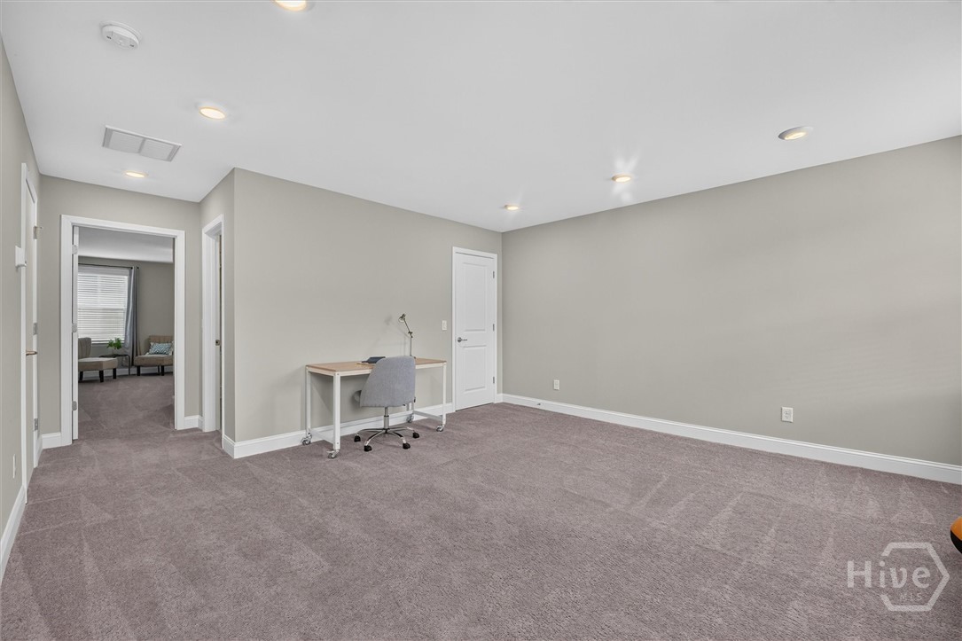106 Champlain Drive Property Photo 29