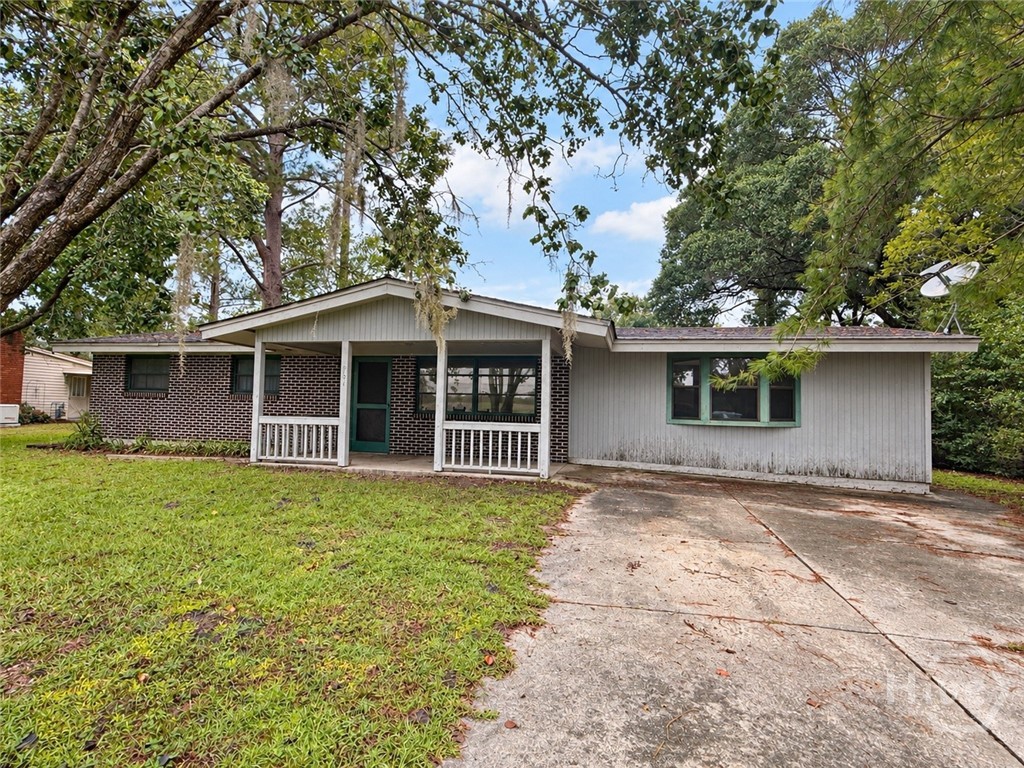 404 Mottweiler Street Property Photo 1