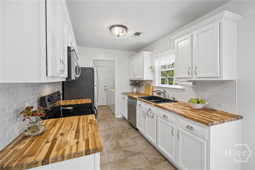 331 Barrister Circle Property Photo 4