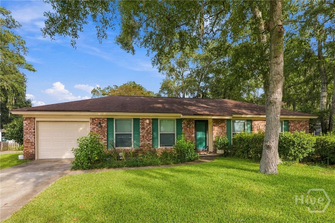 611 Leaning Oaks Drive Property Photo 1