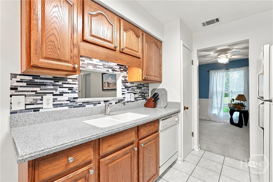 611 Leaning Oaks Drive Property Photo 8