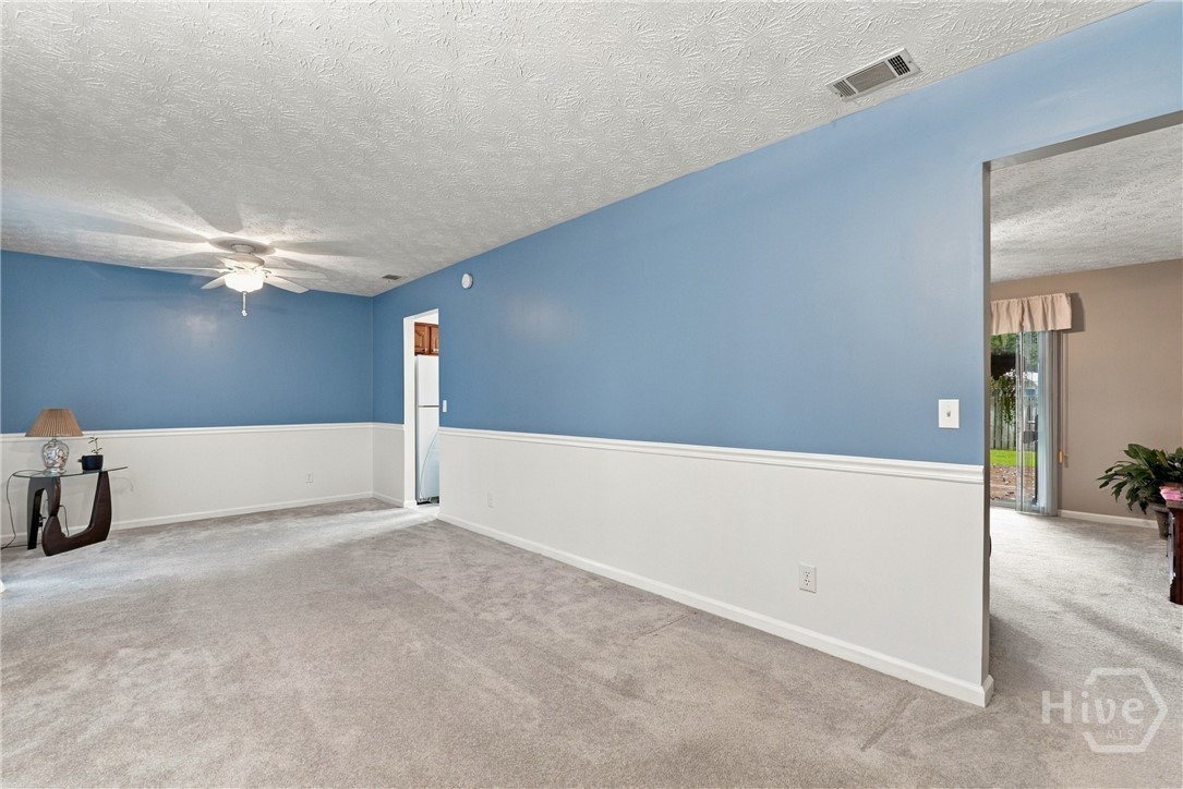 611 Leaning Oaks Drive Property Photo 11