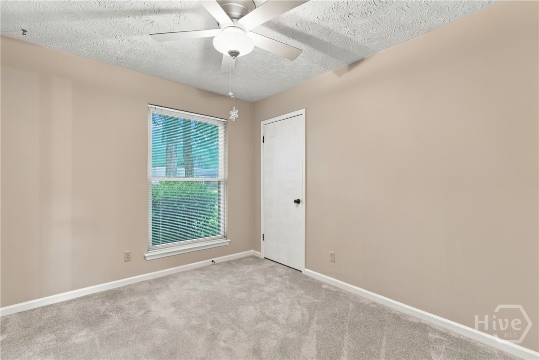 611 Leaning Oaks Drive Property Photo 14