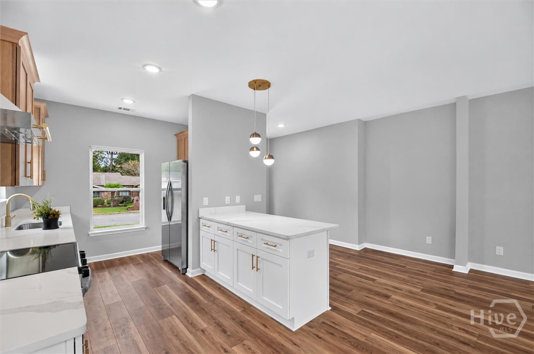 1205 1/2 E 71st Street Property Photo 9