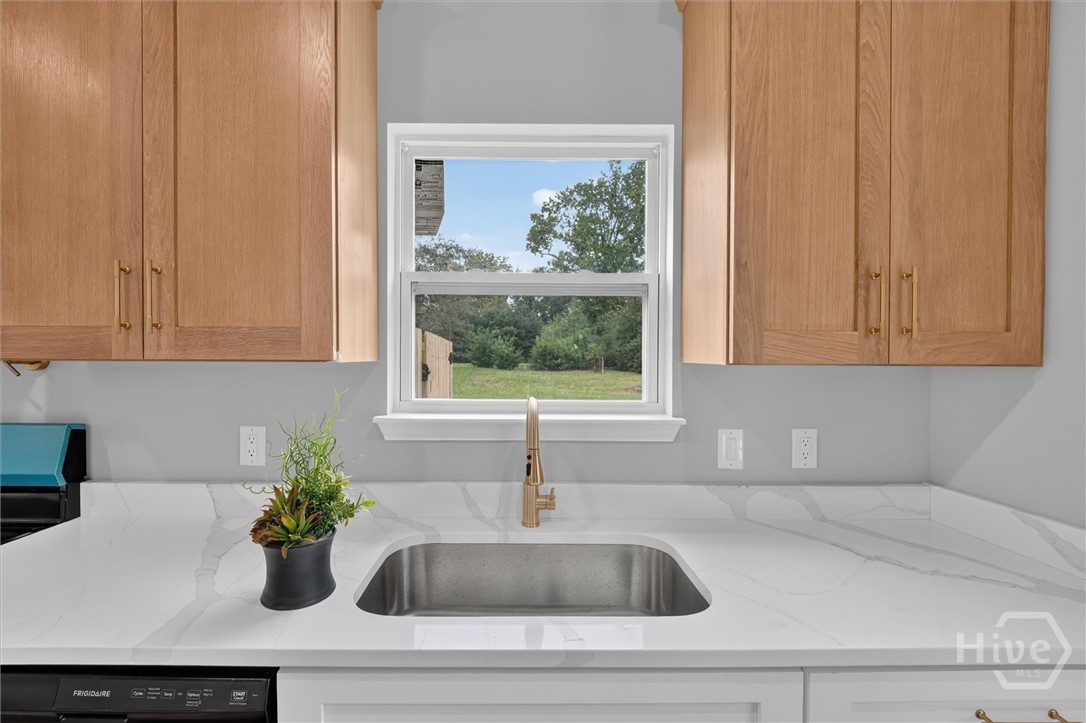 1205 1/2 E 71st Street Property Photo 11
