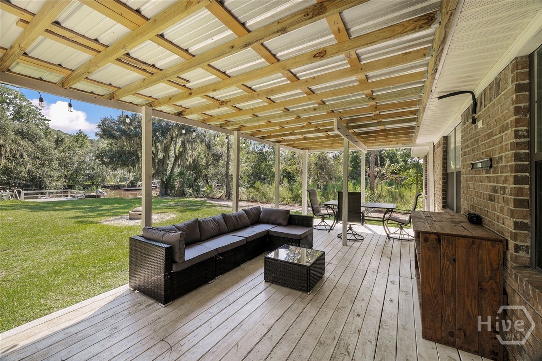 120 Pinetree Road Property Photo 6