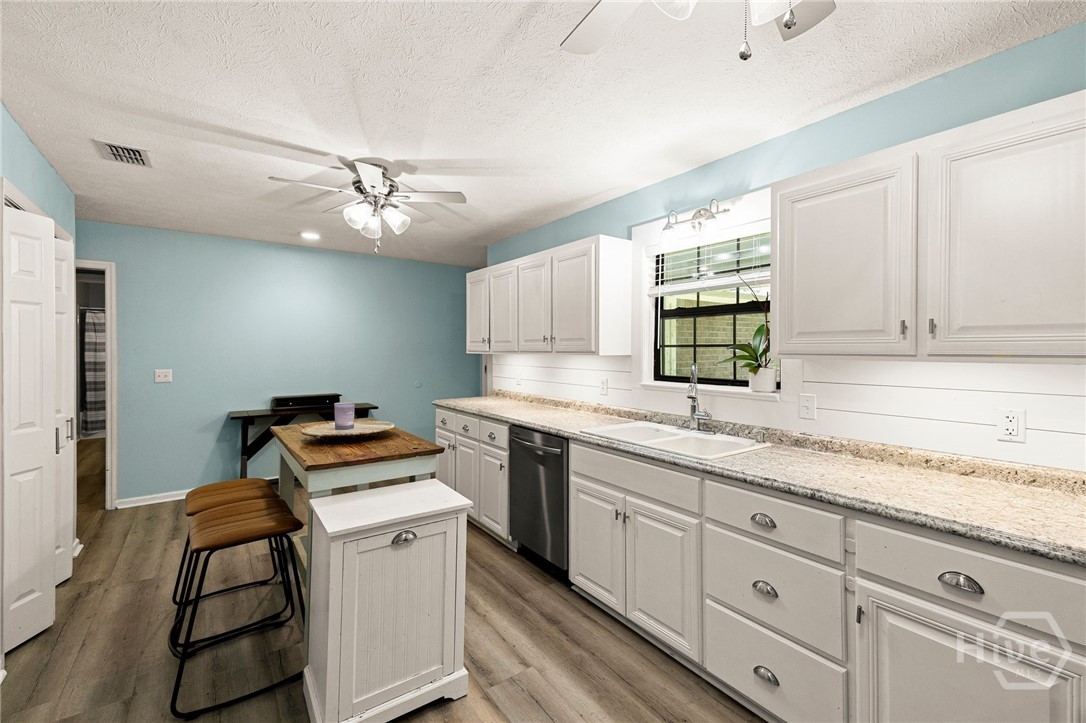 120 Pinetree Road Property Photo 14