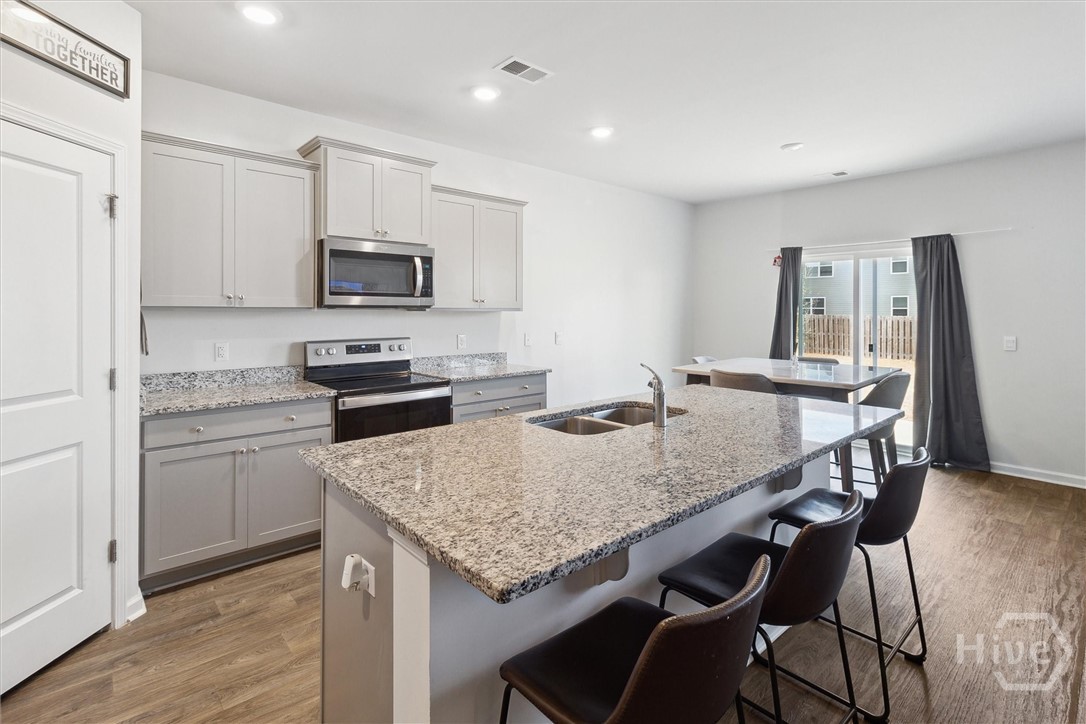 352 Wedge Circle Property Photo 6