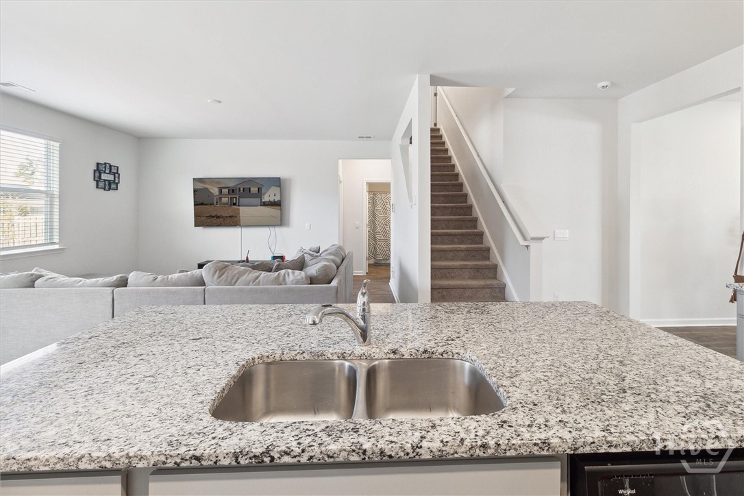 352 Wedge Circle Property Photo 7