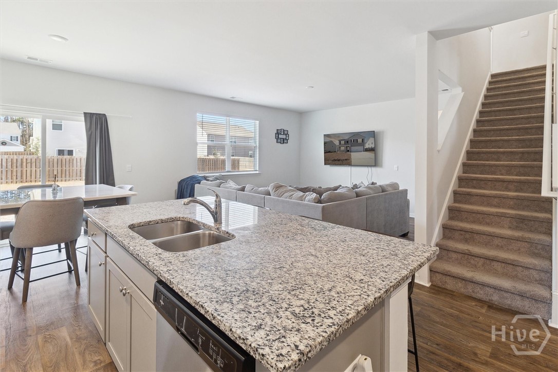 352 Wedge Circle Property Photo 8